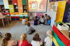 21aaf41c-ae33-444e-b288-f7a168cd4815